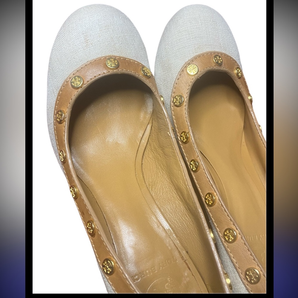 Tory Burch Size 9M Canvas & Tan Leather Studded Wedges - Iconic Gold Logo Detail